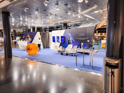 Other Airport Advertising Example 1