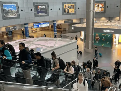 Singapore Airport Sin Advertising Static Example 5