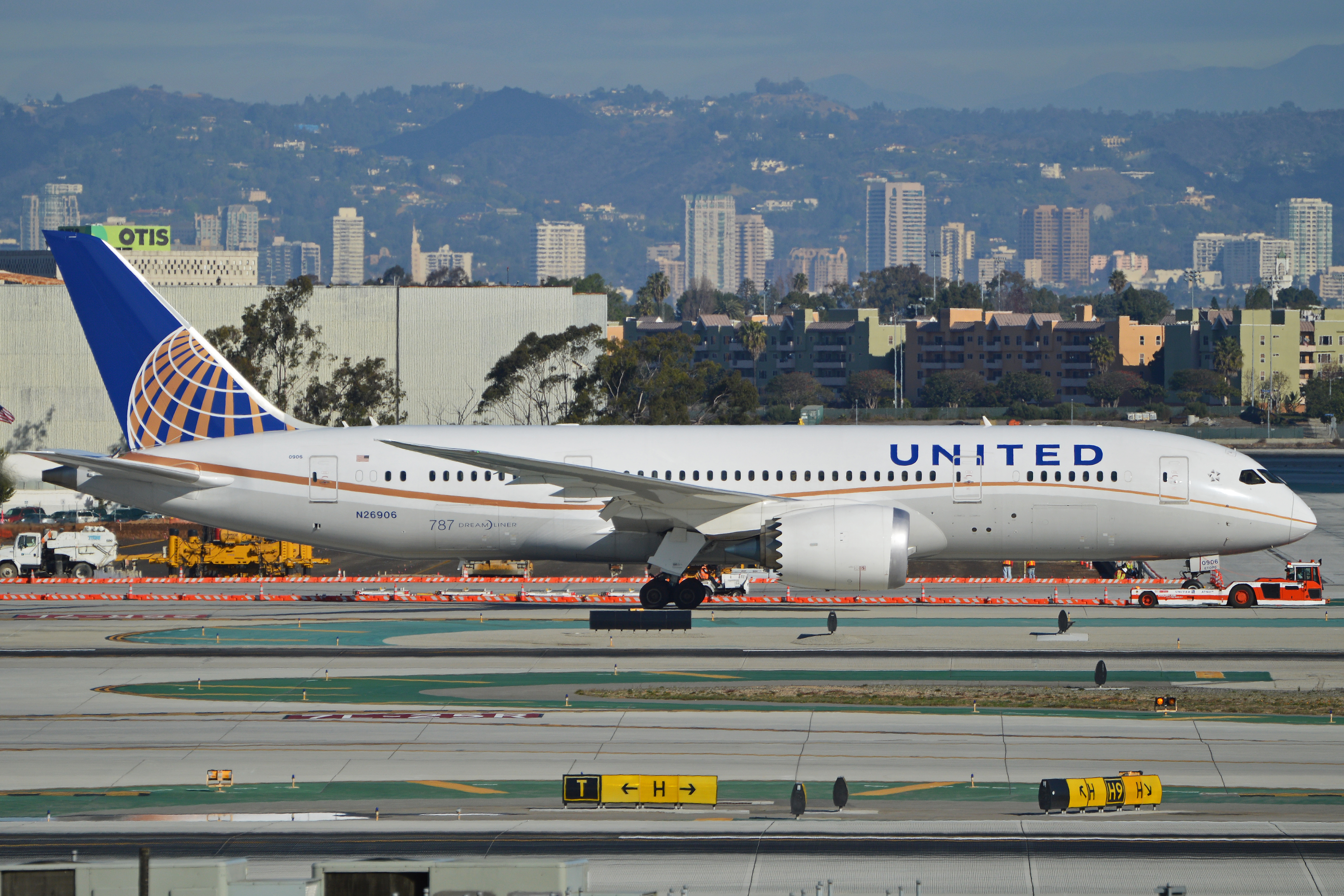 United Airlines Inflight Advertising