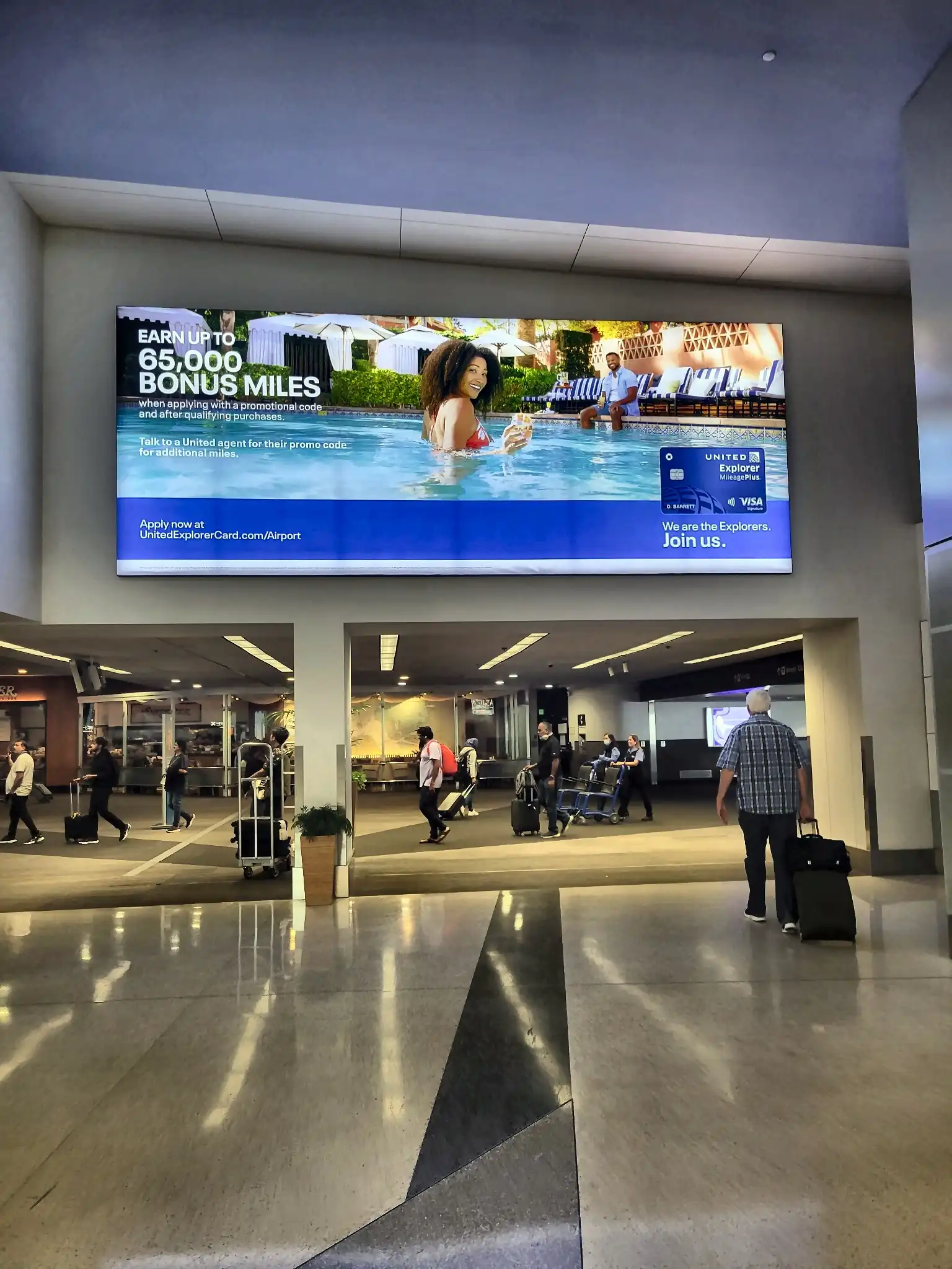 Airport advertising at San Francisco International Airport (SFO)